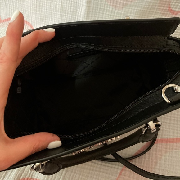 SOLD Michael Kors Crossbody NWOT Black and White - Picture 2 of 7
